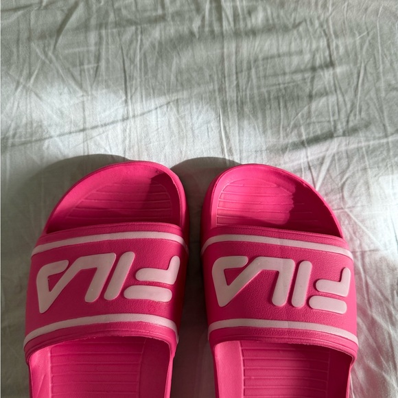 Fila Fuscia Pink Slide Sandals Women’s size 8 - Picture 3 of 6